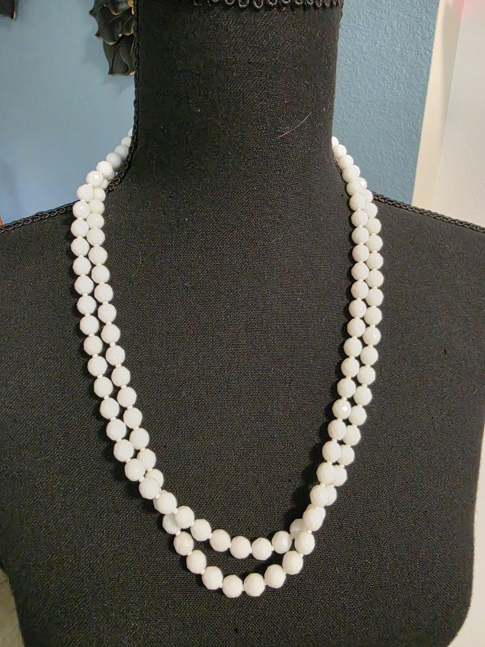 Vintage 1950s White Milk Glass Bead Necklace 50" Long Flapper Rope Barrel Clasp